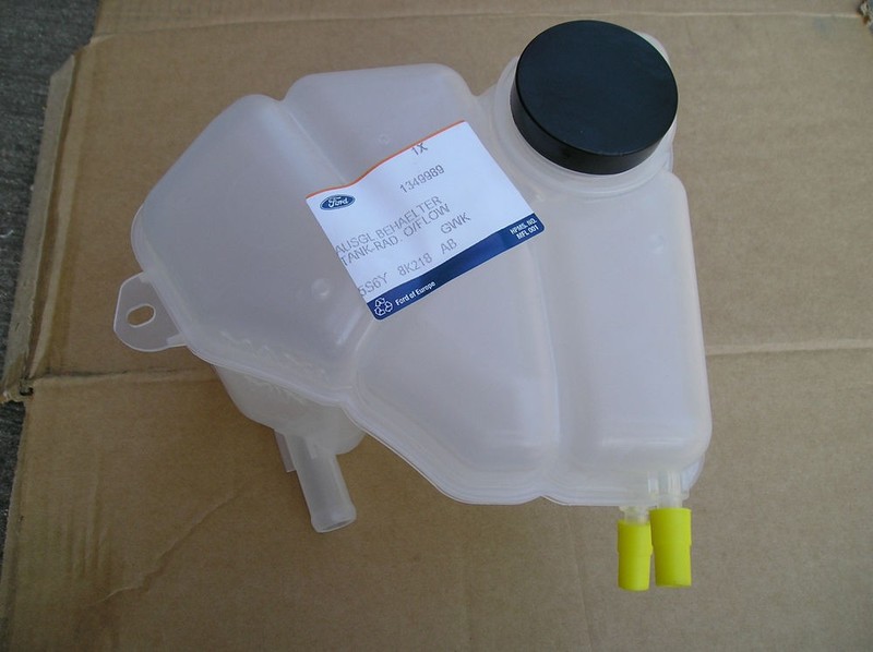 Расширительный бачок 1349989   Ford Fiesta