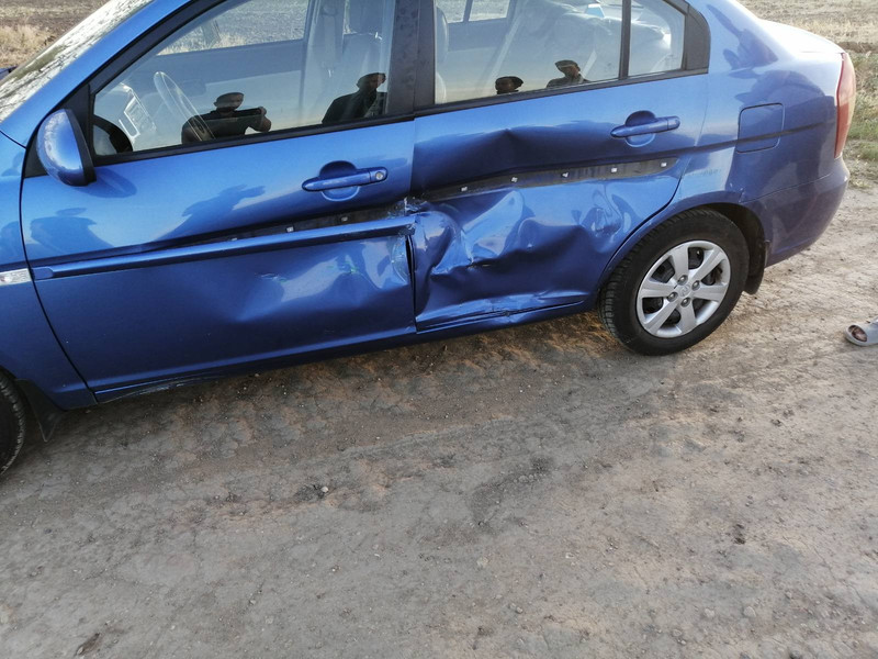 Двері передні ліві голі Hyundai Accent  2008 1.6 Бензин 