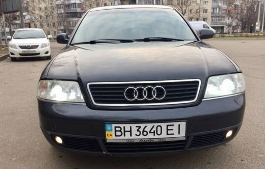 Бампер передний Audi A6 C4  1996 2.5 Дизель Днепр