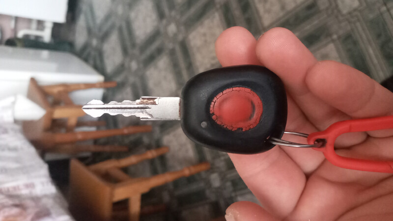 Ключ зажигания Renault Laguna  1999 универсал 1.9 Дизель Шостка