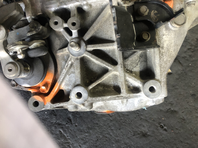 Кронштейн КПП Mazda 5  2005 универсал 2.0 Дизель Херсон