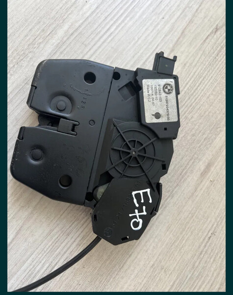 Замок багажника BMW X5 E70  2007 4.8 Бензин 