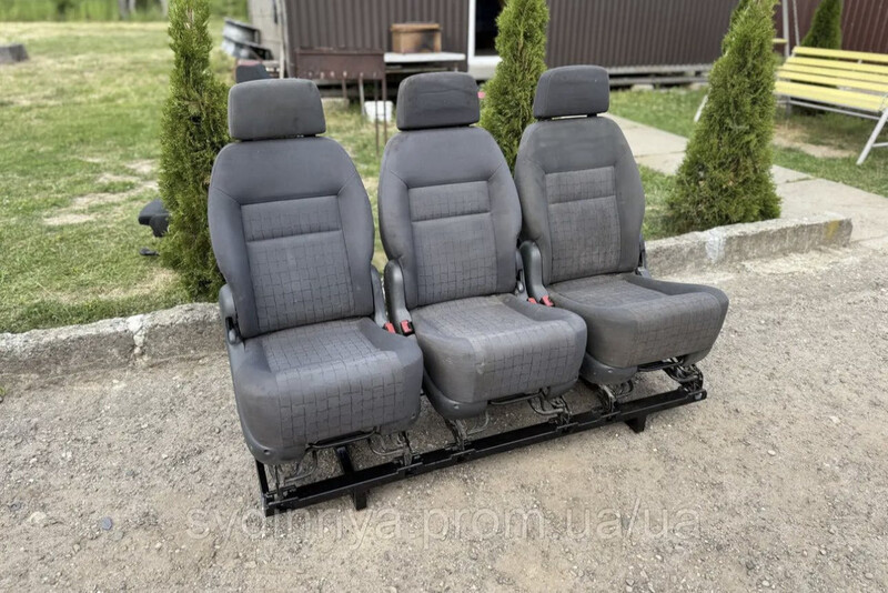 Сидіня з кріпленням Opel Vivaro  2004 2.8 Дизель 