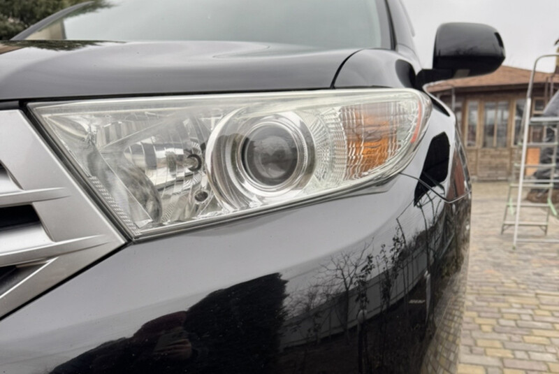 Фара передняя левая Toyota Highlander 2011 г.  3.5 л бензин