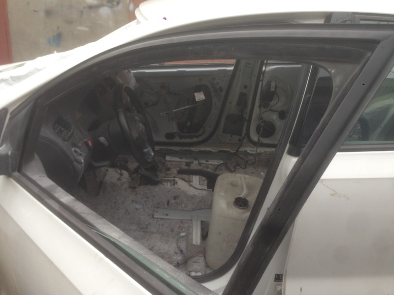 Уплотнительный резинки Volkswagen Polo 5 2011 г.  1.6 л бензин Одесса