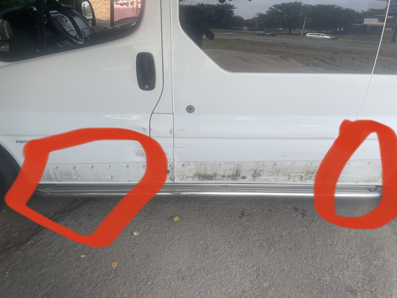 Молдинг двери Renault Trafic 2 2010 г.  2.0 л дизель Харьков