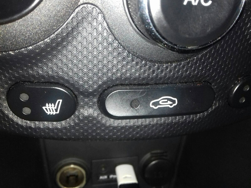 Кнопка підігріву сидінь Hyundai Accent  2011 1.4 Бензин 