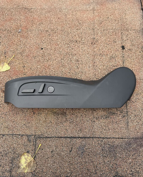 Накладка (кришка) обшивка сидіння водія highland Tesla Model 3  2024 Київ