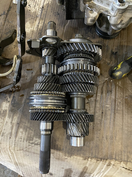 Вторичный вал Volkswagen Golf  2008 хэтчбек 1.6 Бензин Желтые Воды