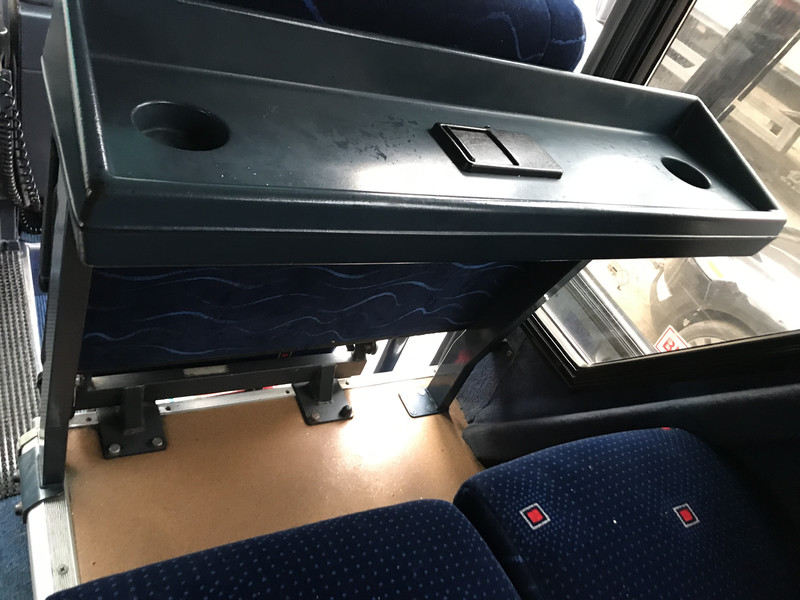 Столик в автобус Neoplan 208  1997 6.9 Дизель Житомир