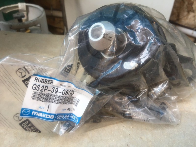 Опора двигателя правая Mazda 6  2008 2.5 Бензин Киев