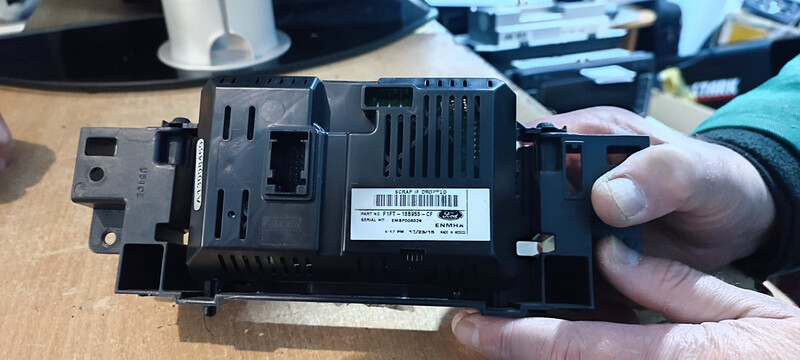 Информационный экран F1FT18B955CF   Ford Focus