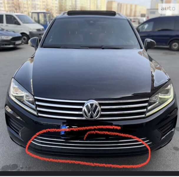 Решітка бампера центральна нижня хром Volkswagen Touareg  2015 3.0 Дизель Киев
