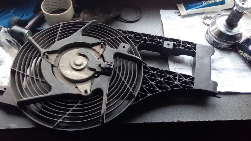 Диффузор без вентилятора Nissan Tiida C11  2008 хэтчбек 1.6 Бензин Киев