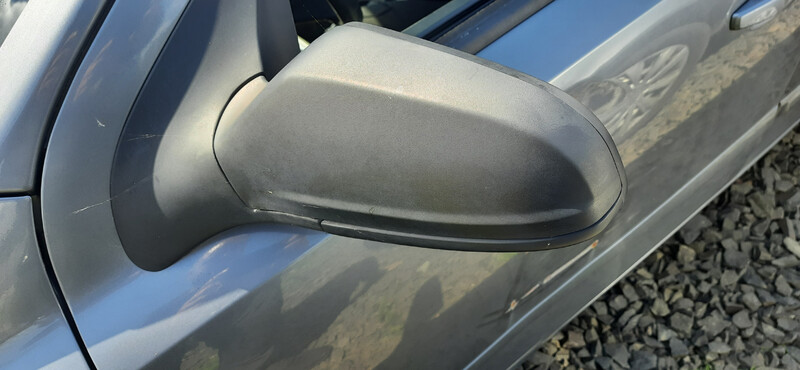 Накладка зеркала правая Opel Astra  2008 универсал 1.9 Дизель Киев