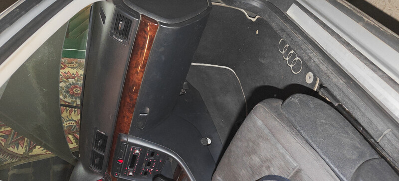 Крышка бардачка Audi A4 B7  2006 1.8 Бензин Переяслав-Хмельницкий