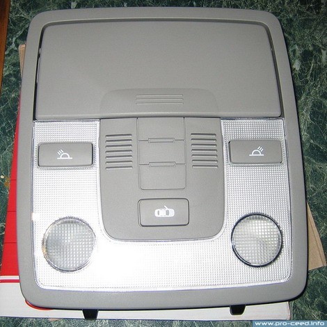 Лампа подсветки салона передняя Kia Cee`d 5-ти дверный 2007 хэтчбек 1.4 Одесса