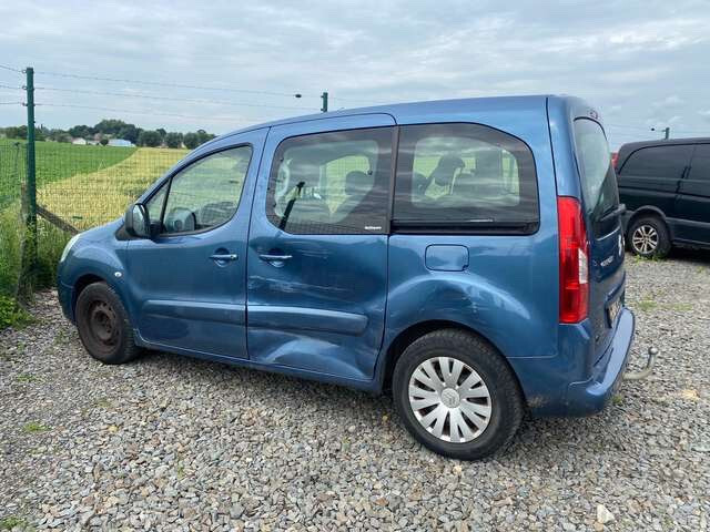 Двері бічні зсувні ліві Citroen Berlingo  2010 універсал 1.6 Дизель 