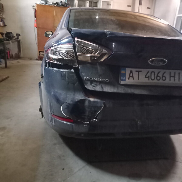 Задній стоп сигнал Ford Mondeo 4  2010 1.6 Бензин Киев