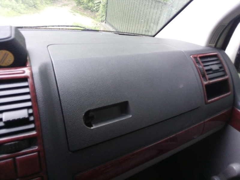 Бардачок Volkswagen T5 (Transporter) 2004 г.  1.9 л дизель Тернополь