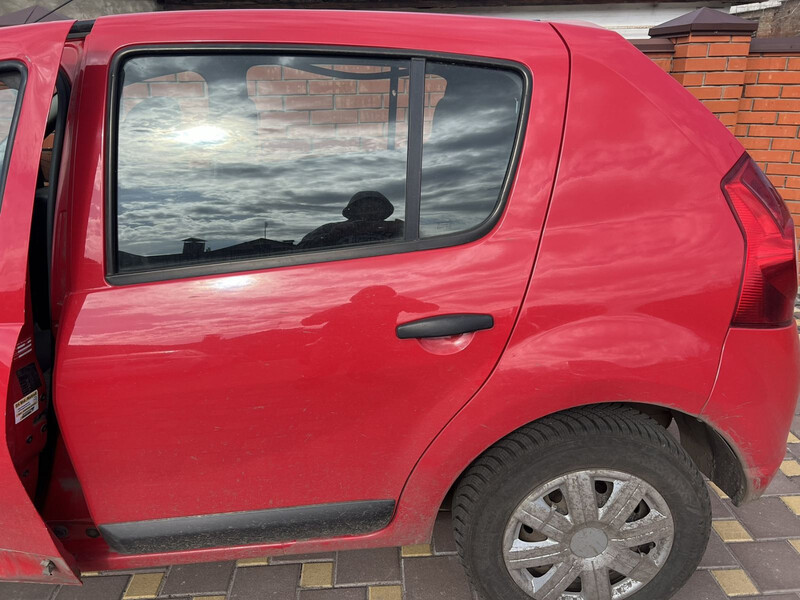 Дверь передняя левая Renault Sandero  2008 Кременчуг