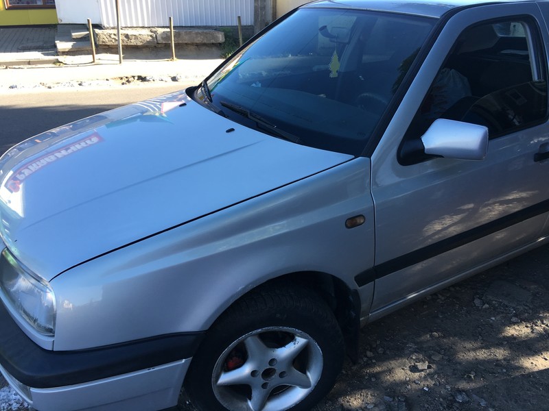 Крило передн праве Volkswagen Vento  1996 1.9 Дизель Львов