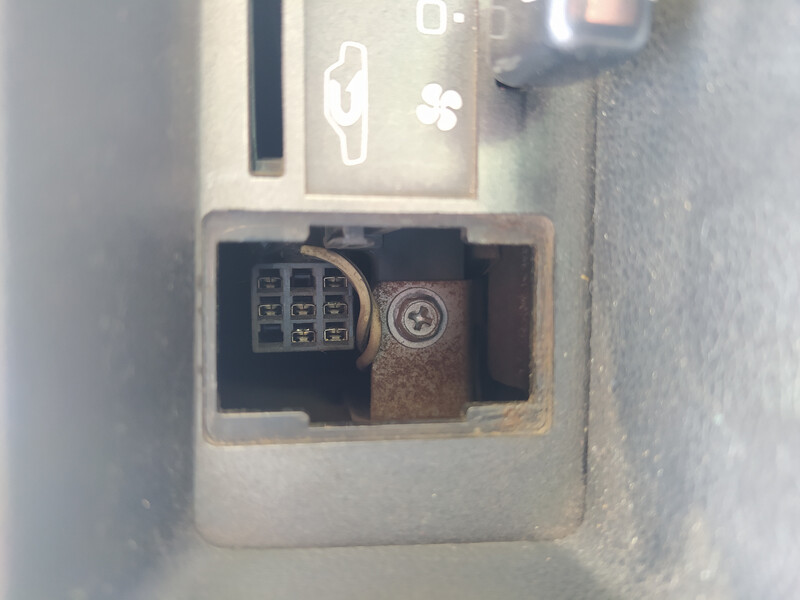 Кнопка аварійки Nissan Bluebird  1987 універсал 2.0 Бензин 