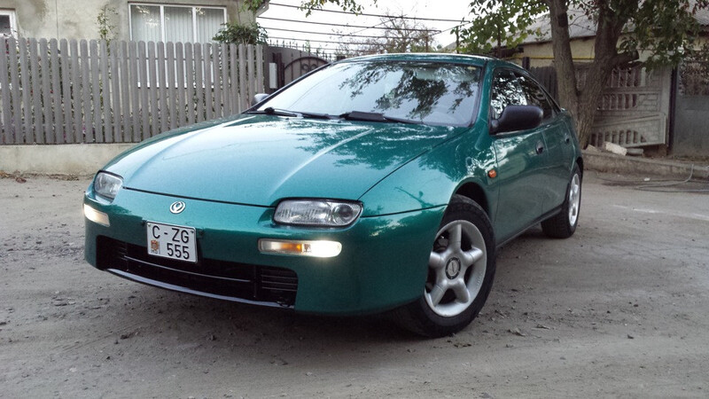 Бампер передний Mazda 323 хэтчбек 1996 г.  1.5 л бензин