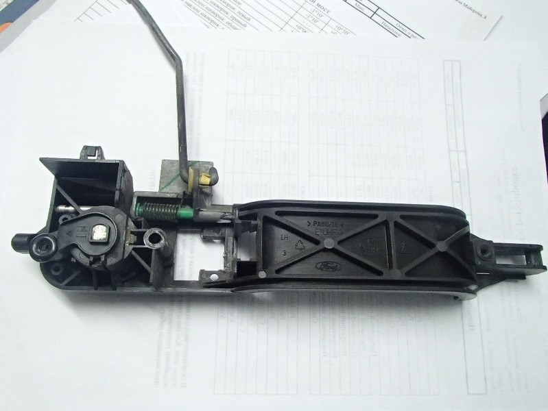 Ручка водительской двери Ford Focus 3-х дверный 2006 хэтчбек 2.0 Бензин Киев