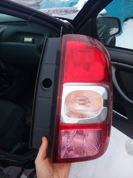 Фонарь задний Renault Duster 2015 г.  1.6 л дизель Чернигов