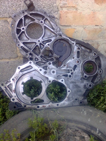 Передняя плита (крышка) Ford Transit  1999 2.5 Дизель Терновка