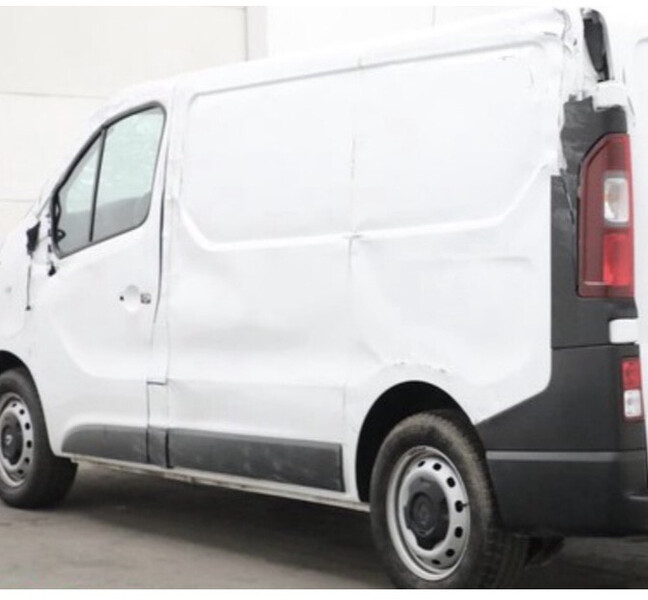 Детали кузова Renault Trafic 3 2015 г.  1.6 л дизель Киев