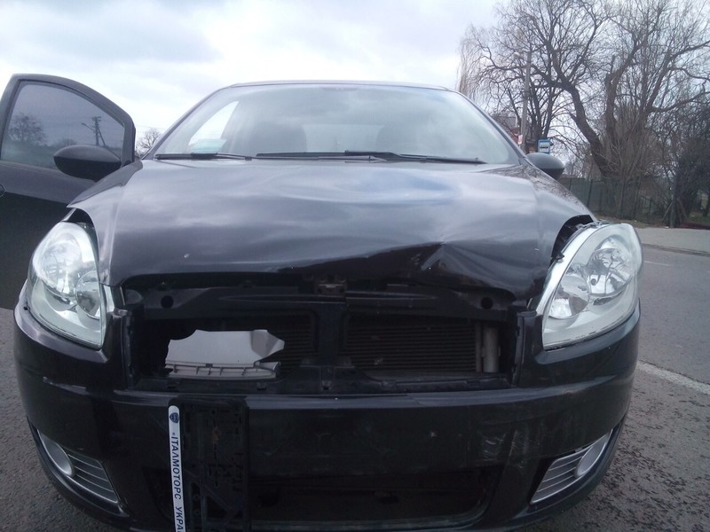 Бампер, капот, радіатори, фари, решітка, підсилювач бампера. Fiat Linea  2010 1.4 Бензин Львов