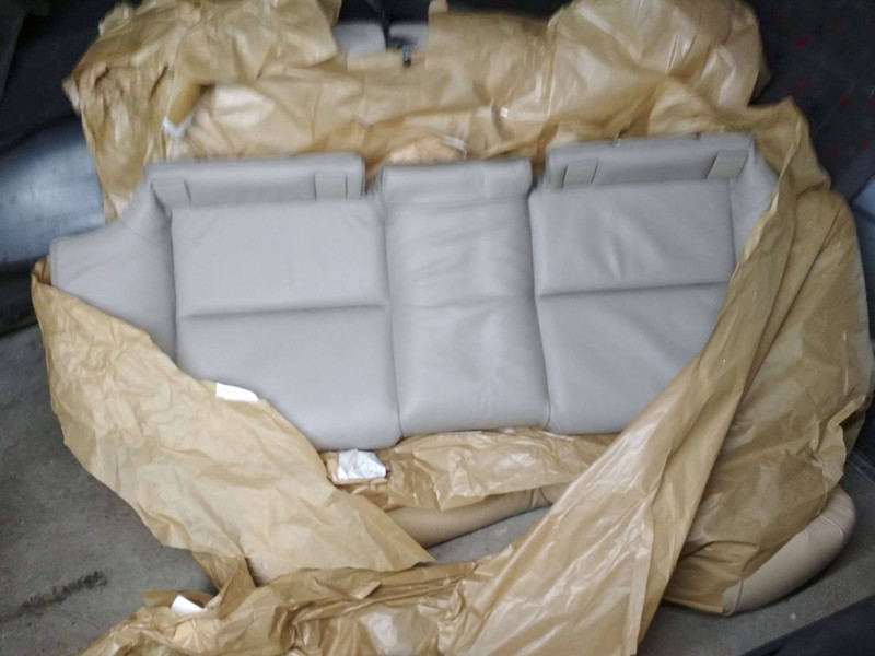 Передние сиденья цвет Subaru Outback  2004 универсал 3.0 Бензин Одесса