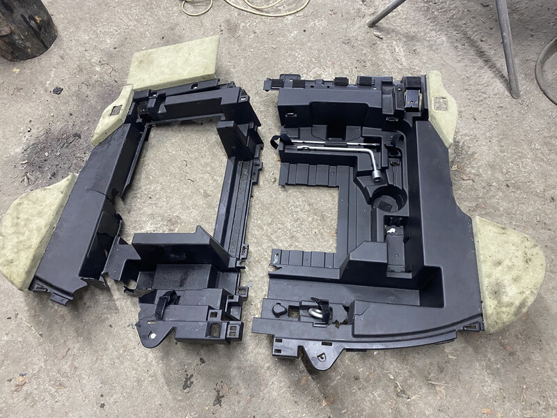 Пластик ниши багажника Infiniti FX FX30D 2013 3.0 Дизель Ирпень