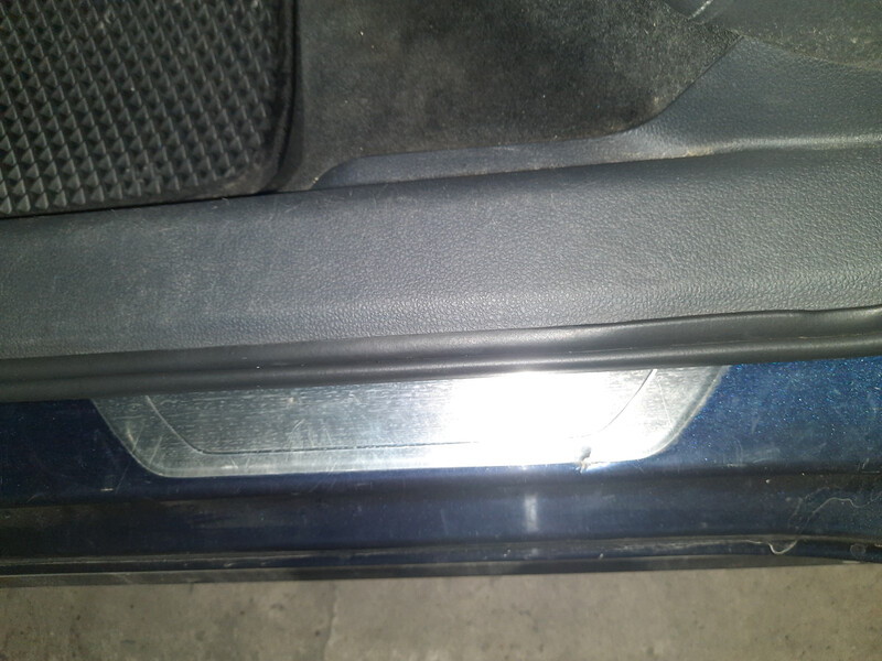 Декоративная накладка порога Volkswagen Passat B8  2015 2.0 Дизель Павлоград