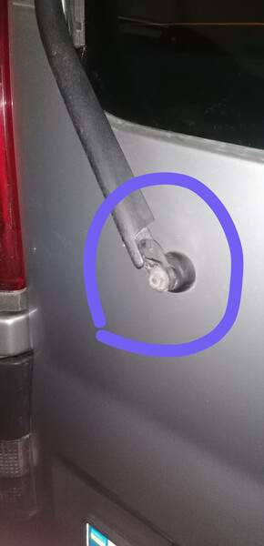 Кришка на двірник розпашонку Opel Vivaro  2009 хетчбек 2.0 Электро 