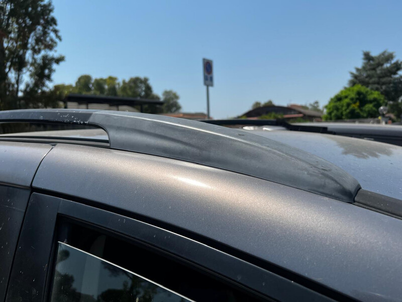 Крышка накладка рейлинга передняя левая Mazda 5  2009 универсал 2.0 Дизель Чернигов