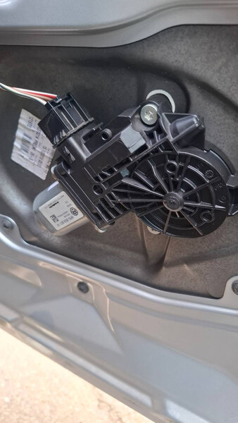 Мотор склопідйомника переднього лівого Skoda Fabia 2  2010 хетчбек 1.2 Бензин Одеса