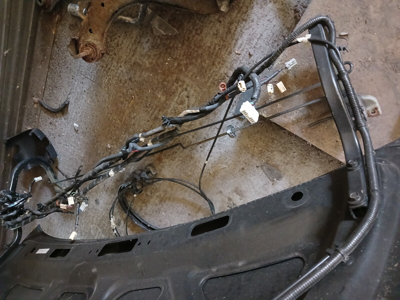 Траверса багажника Honda Civic 8  2008 купе 1.8 Бензин 