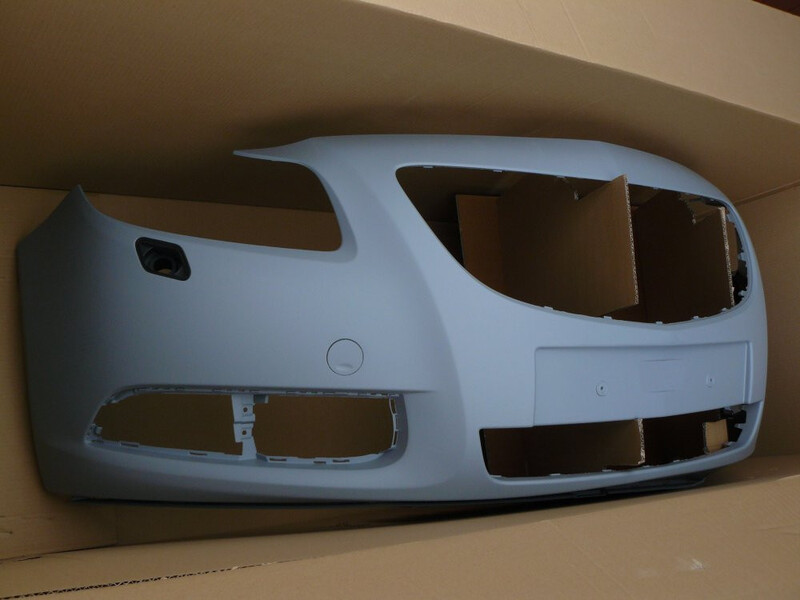 Бампер передний 13277153   Opel Insignia