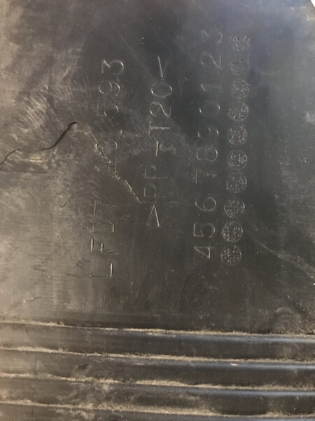 Кришка акб Mazda 5 універсал 2014 р.  2.5 л бензин