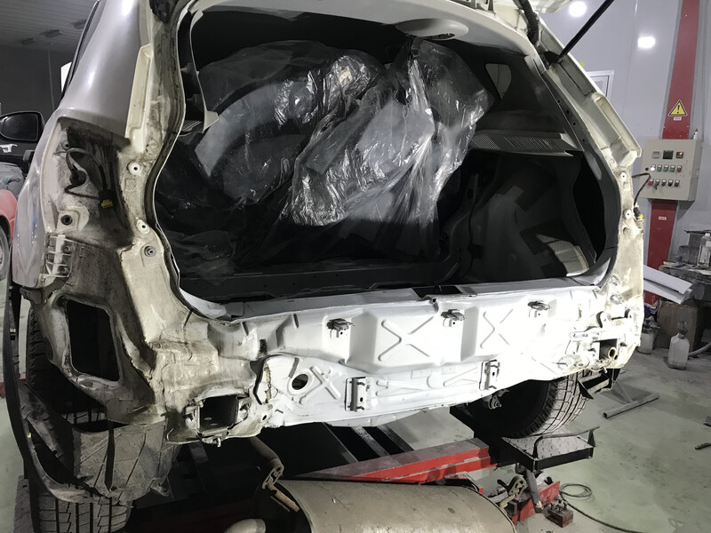 Задняя панель кузова j10 Nissan Qashqai J10  2011 1.6 Бензин Киев