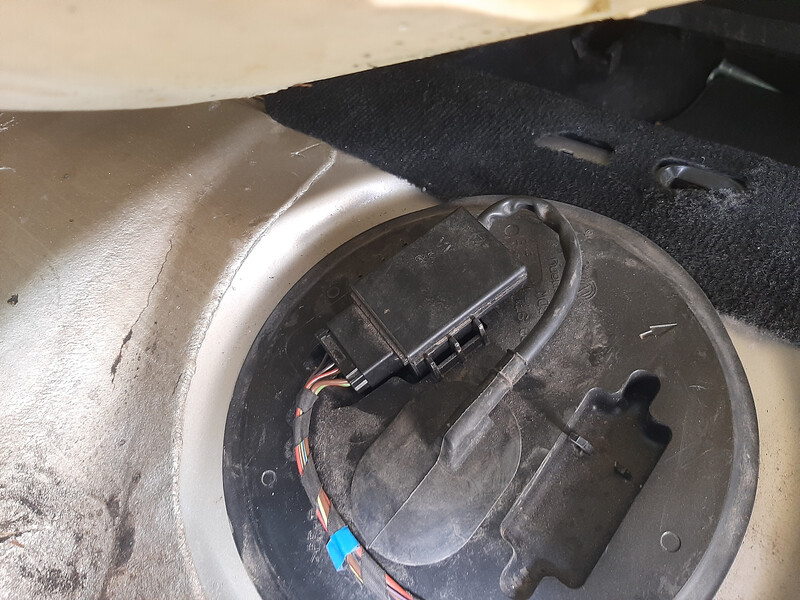 Леле топлівного насоса Volkswagen Passat B6  2007 2.0 Бензин Умань