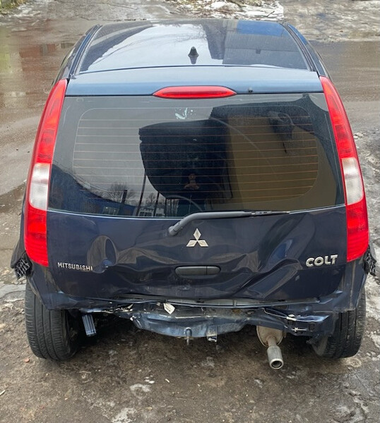 Крышка багажника голая Mitsubishi Colt  2008 хэтчбек 1.3 Бензин Киев