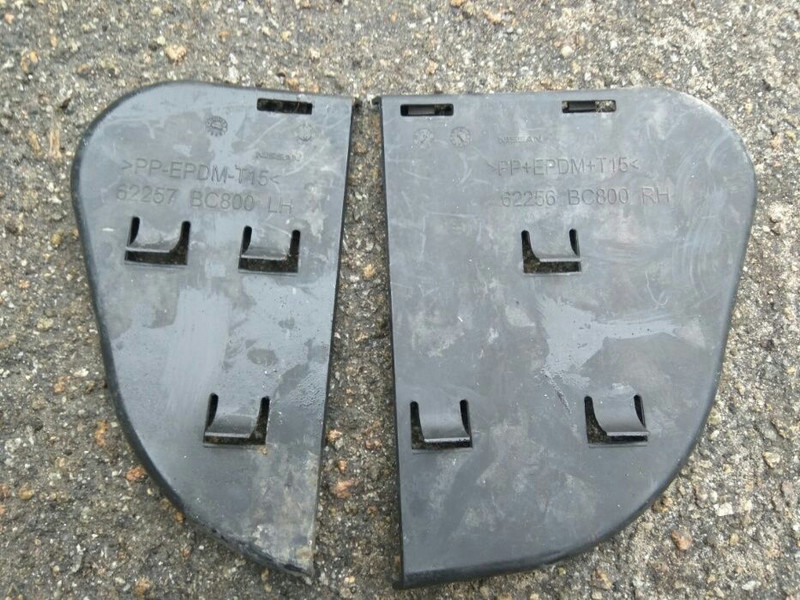 Заглушки бампера Nissan Micra K12  2006 хетчбек 1.4 Бензин 