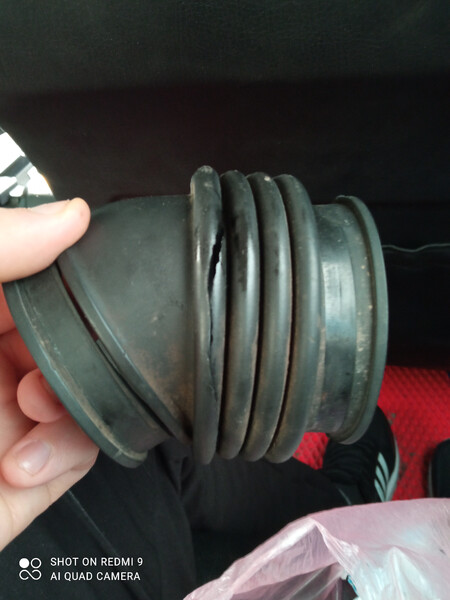 Патрубок Audi 100 C3 1989 г.  2.0 л дизель Ровно