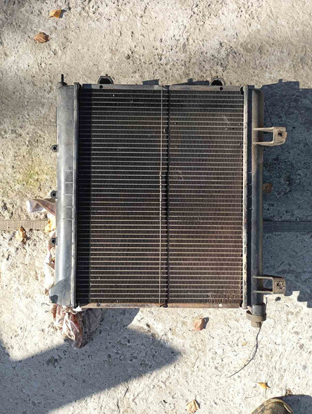 Радиатор Jeep Grand Cherokee 1997 г.  2.5 л дизель Дубровица