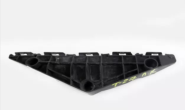 5253505040 toyota правое крепление переднего бампера Toyota Avensis  2011 1.8 Бензин 