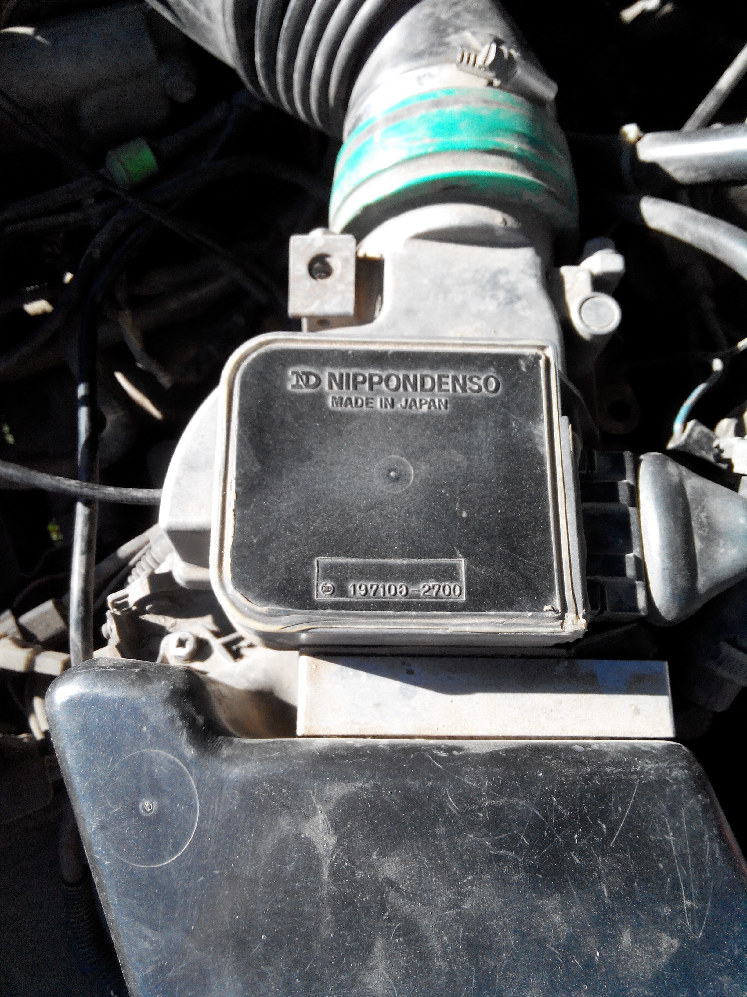 Расходомер воздуха 197100-2700   Mazda 626